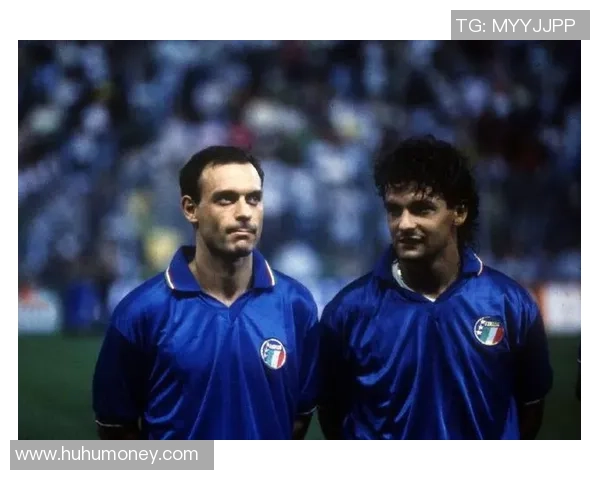 足球巨星同框精彩瞬间见证绿茵传奇友谊长存